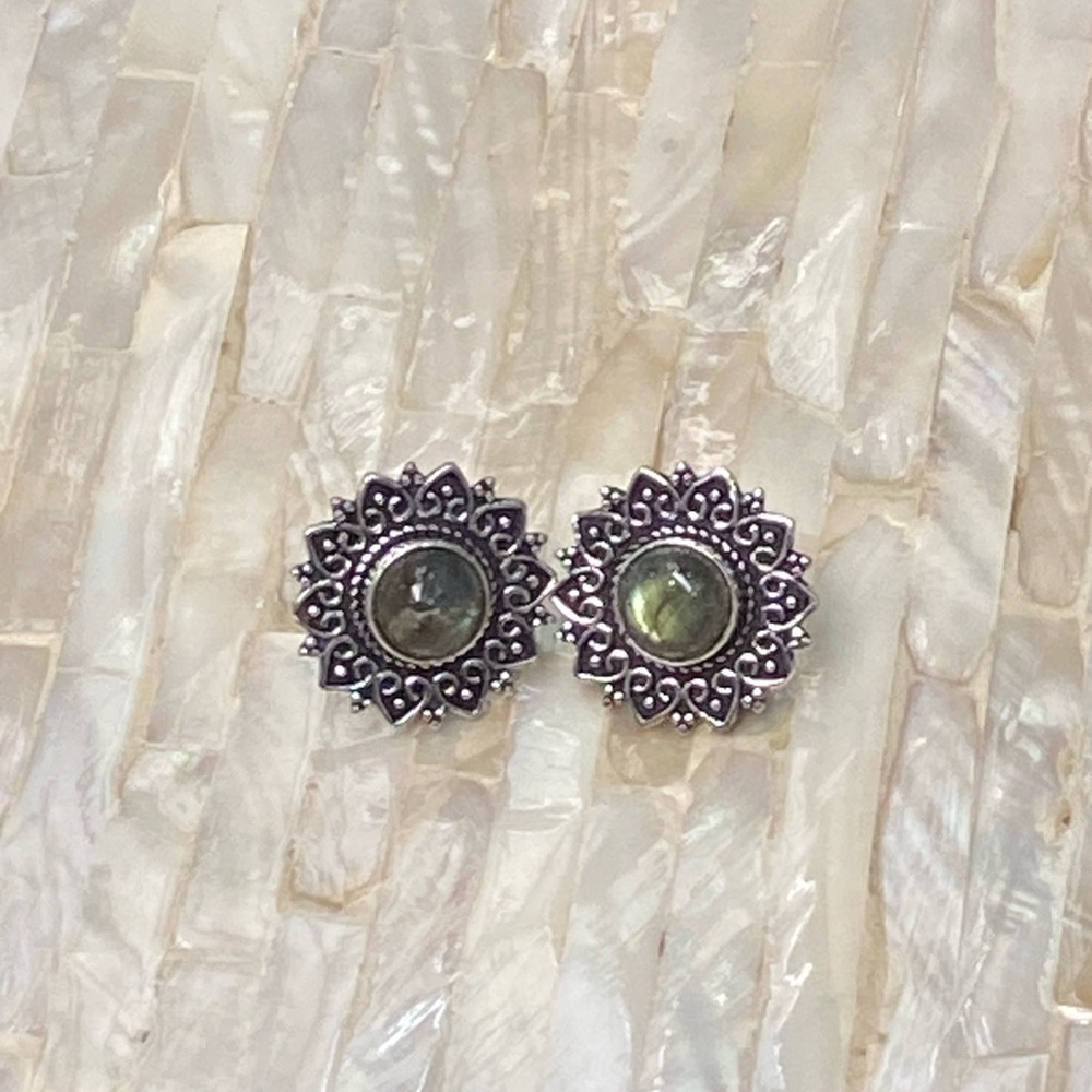 Labradorite stud earrings: Please see pics for size